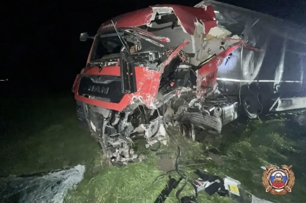 Три грузовика столкнулись на Ставрополье, есть погибший