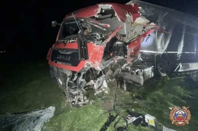 Три грузовика столкнулись на Ставрополье, есть погибший