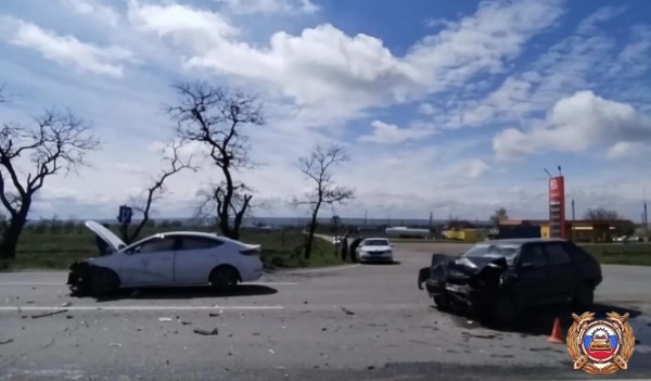 На Ставрополье водитель автомобиля Хендай спровоцировал серьезное ДТП
