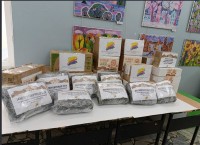 Юные художники Ставрополя и их педагоги собрали гумпомощь для бойцов СВО