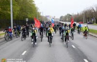 Более тысячи велосипедистов со Знаменами Победы проехали по улицам Ставрополя