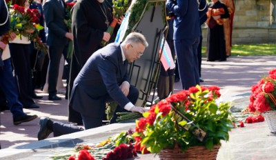 Глава Ставрополья возложил цветы к мемориалу «Вечная слава»