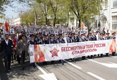 Свыше 90 тысяч жителей Ставрополя прошли в колонне «Бессмертного полка»