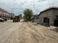 В Минводах началась укладка дорожного полотна на Красной улице