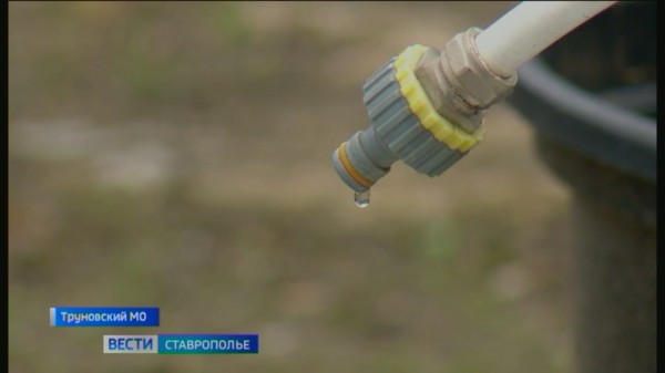 В Труновском округе продолжают обновлять водные сети