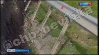 На Ставрополье дожди размыли обочину дороги в Кочубеевском округе На Ставрополье дожди размыли обочину дороги в Кочубеевском округе