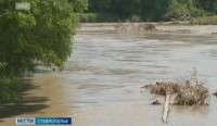 В реке Калаус начался спад уровня воды