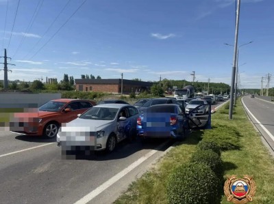 Авария с участием четырех автомобилей произошла в Ставрополе Авария с участием четырех автомобилей произошла в Ставрополе