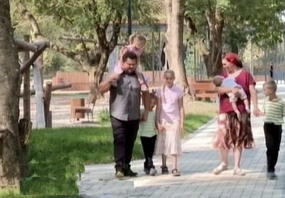 Работающие родители двух и более детей на Ставрополье могут подать заявление на семейную выплату Работающие родители двух и более детей на Ставрополье могут подать заявление на семейную выплату