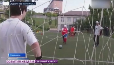 Врио главы Дагестана поощрил одну из самых ярких футбольных команд региона Врио главы Дагестана поощрил одну из самых ярких футбольных команд региона