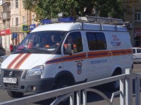 В Ессентуках спасатели ищут в реке тело подростка В Ессентуках спасатели ищут в реке тело подростка