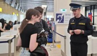 В аэропорту Ставрополя искали должников