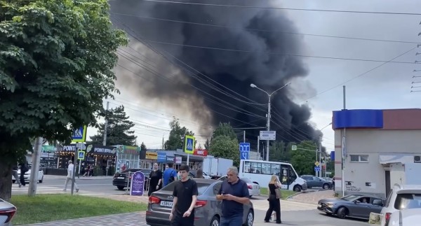 В Ставрополе тушат крупный пожар
