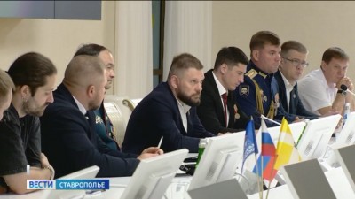Военкор Евгений Поддубный встретился на Ставрополье с военнослужащими и их семьями Военкор Евгений Поддубный встретился на Ставрополье с военнослужащими и их семьями