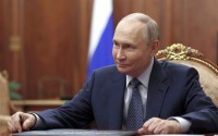 Владимир Путин продолжает курс на развитие регионов Владимир Путин продолжает курс на развитие регионов