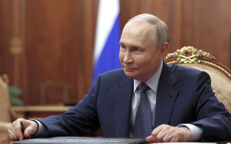 Владимир Путин продолжает курс на развитие регионов Владимир Путин продолжает курс на развитие регионов