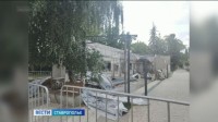 В центре Ставрополя разбирают кафе-самострой В центре Ставрополя разбирают кафе-самострой
