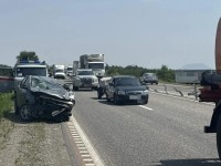 На трассе Кавказ сегодня произошло две аварии, один человек погиб, двое пострадали