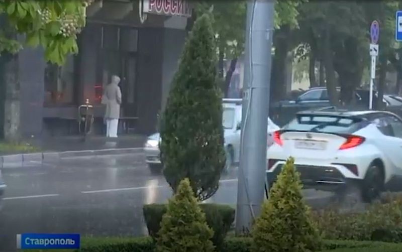На Ставрополье прогнозируют ливни, град, грозы и сильный ветер На Ставрополье прогнозируют ливни, град, грозы и сильный ветер
