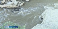 В Дагестане сотрудник ЖКХ спас девочку, которую на глазах у матери уносило течение