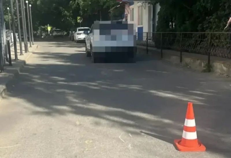 В Ставрополе иномарка сбила подростка на электросамокате В Ставрополе иномарка сбила подростка на электросамокате