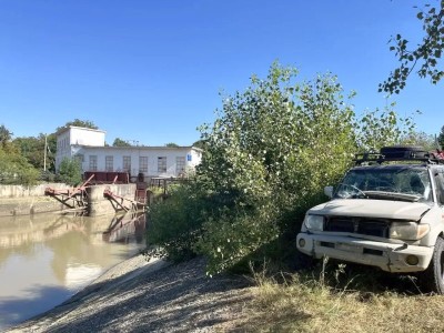 В Невинномысске иномарка съехала в водоем, водитель погиб В Невинномысске иномарка съехала в водоем, водитель погиб