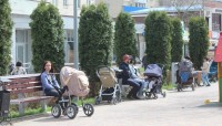 Свыше 15 тысяч ставропольцев получают пособия по уходу за детьми до полутора лет
