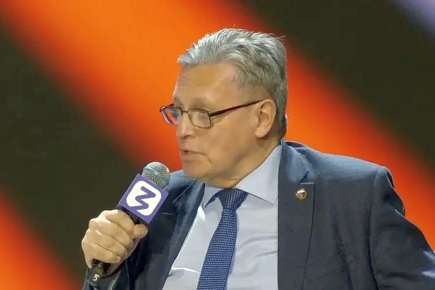 Рифат Сабитов: «Сформировалось настоящее сплоченное содружество военных корреспондентов, все они слаженно работают и, рискуя жизнью, рассказывают стране и миру, что реально происходит в зоне СВО» Рифат Сабитов: «Сформировалось настоящее сплоченное содружество военных корреспондентов, все они слаженно работают и, рискуя жизнью, рассказывают стране и миру, что реально происходит в зоне СВО»