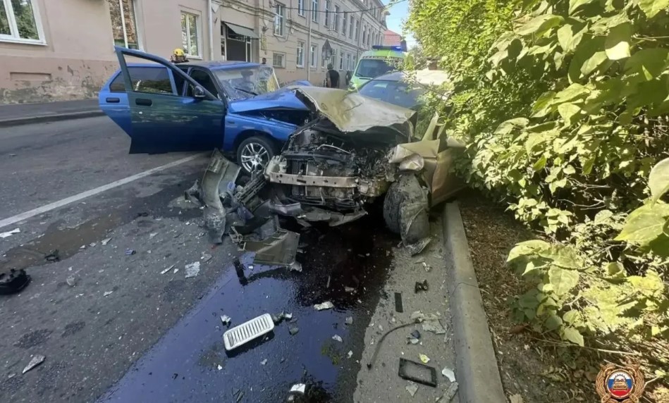 Опасный обгон привёл к серьезной аварии в Ставрополе Опасный обгон привёл к серьезной аварии в Ставрополе