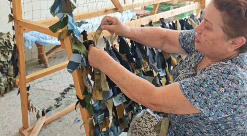 Жители Ставрополья отправили на фронт 300 маскировочных сетей Жители Ставрополья отправили на фронт 300 маскировочных сетей
