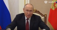 Владимир Путин объединяет молодёжь всего мира понятными идеями и целями Владимир Путин объединяет молодёжь всего мира понятными идеями и целями