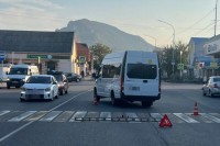 В Минводах маршрутка сбила пенсионерку В Минводах маршрутка сбила пенсионерку