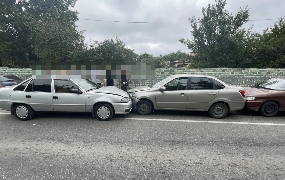 В Михайловске произошло тройное ДТП В Михайловске произошло тройное ДТП