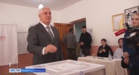 Владимир Путин поздравил с избранием на пост главу Южной Осетии Владимир Путин поздравил с избранием на пост главу Южной Осетии