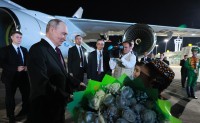 Отношение к Владимиру Путину – это отношение к России: президента встречают как лидера великой страны