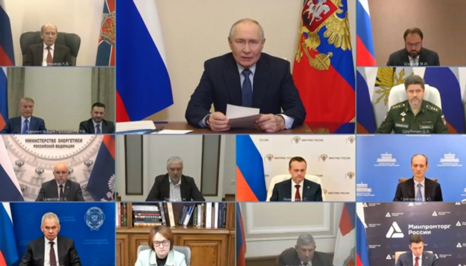 Владимир Путин провел совещание по кибербезопасности Владимир Путин провел совещание по кибербезопасности