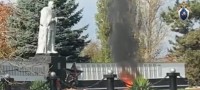 На Ставрополье задержан мужчина, бросивший венки в Вечный огонь На Ставрополье задержан мужчина, бросивший венки в Вечный огонь
