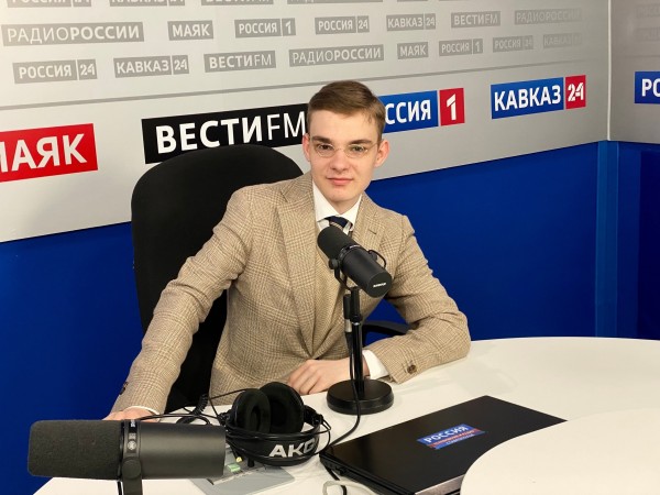 Утреннее шоу: Почему моду называют языком эпохи